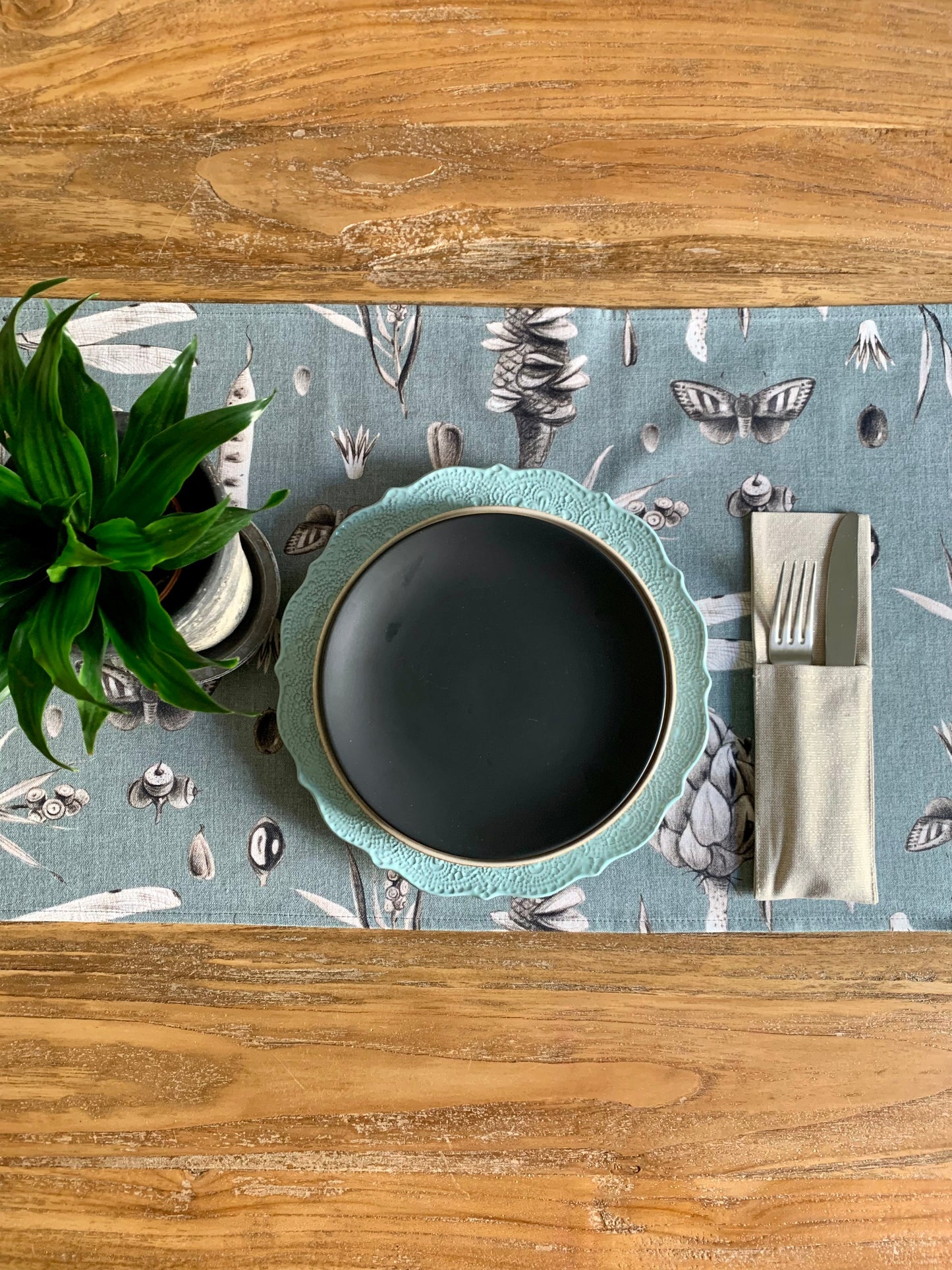 Table Runner | Aqua Land