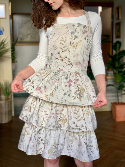 Ladies Apron with Ruffles | Field Bouquet